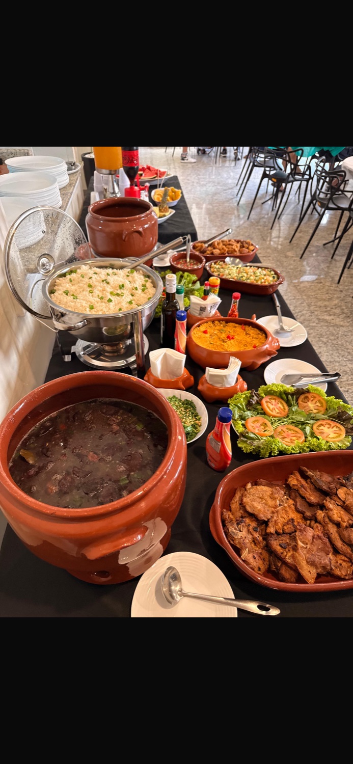 Feijoada completa servida no evento
